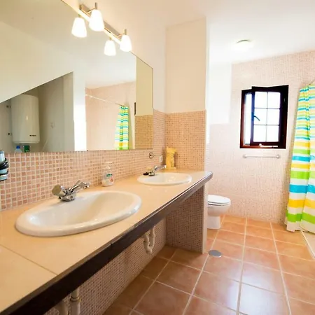 Villatommy Heated Pool, Hottub, Fast Wifi *