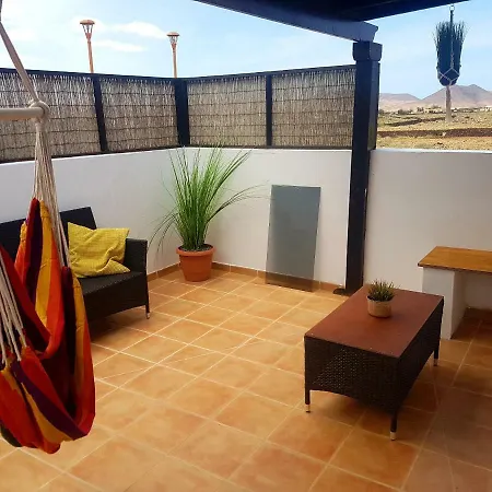 Villatommy Heated Pool, Hottub, Fast Wifi Lajares