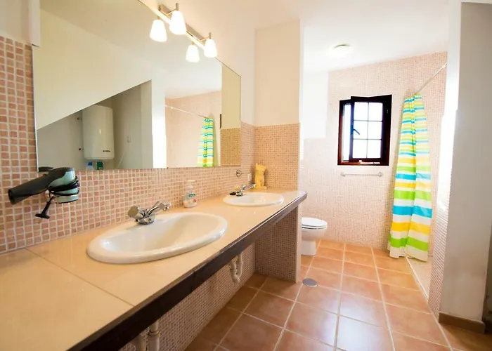 Villatommy Heated Pool, Hottub, Fast Wifi *