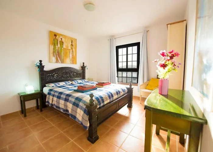 Villa Villatommy Heated Pool, Hottub, Fast Wifi